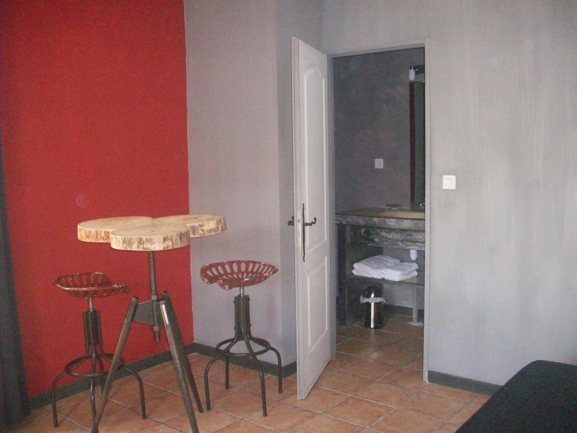 Vagnas Studios Et Gite La Sauvasse חדר תמונה